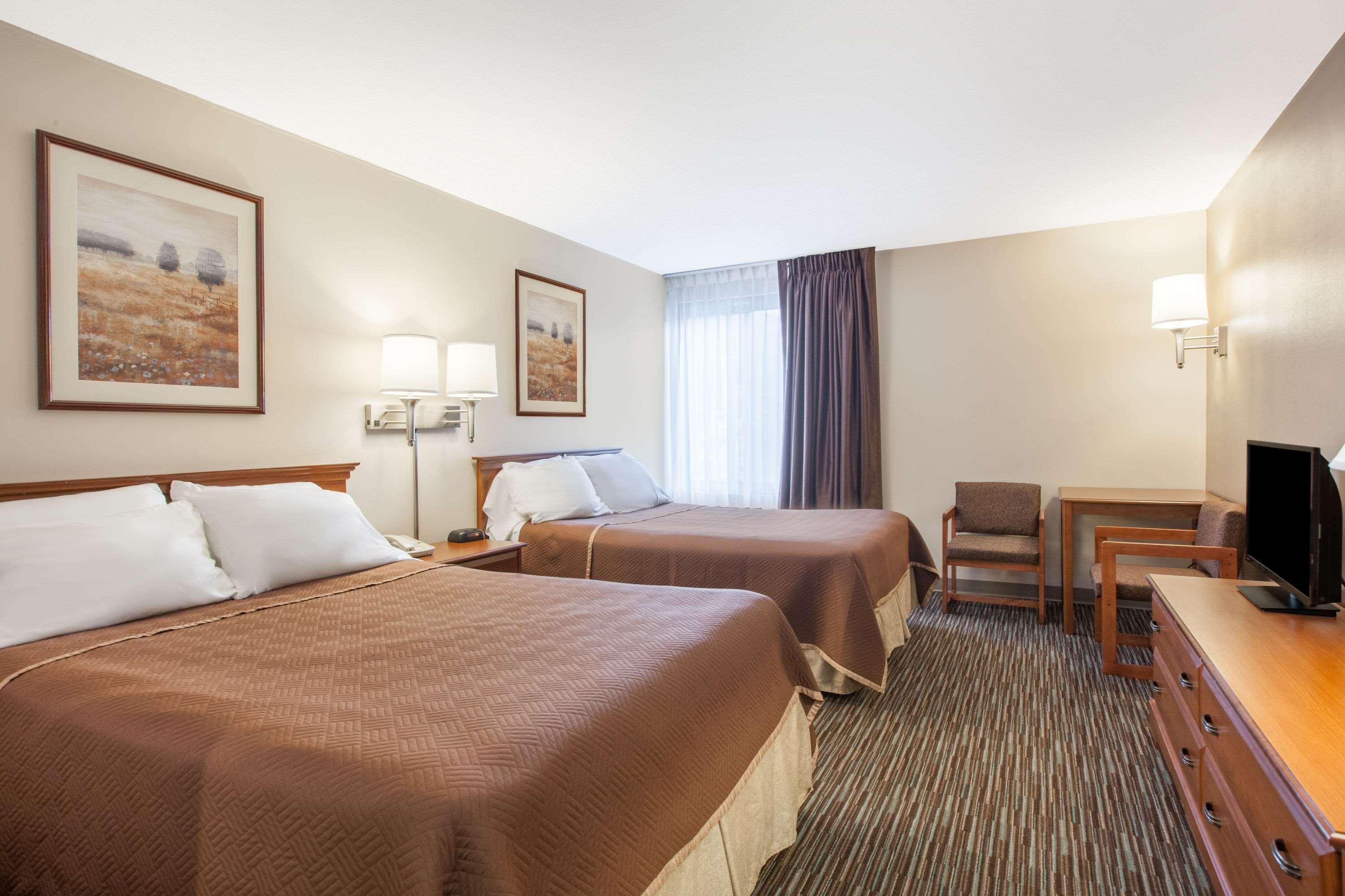 Travelodge By Wyndham Ottawa West Luaran gambar