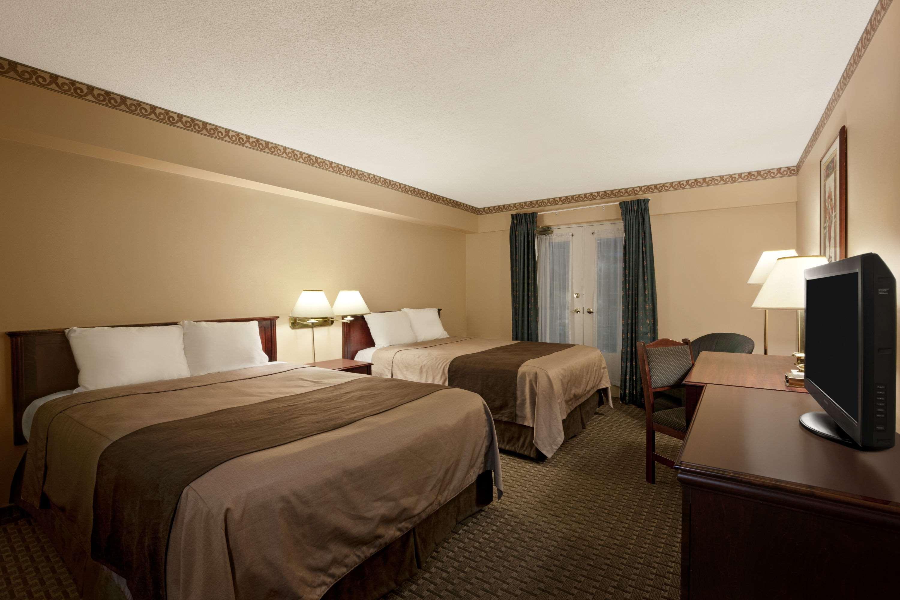 Travelodge By Wyndham Ottawa West Luaran gambar
