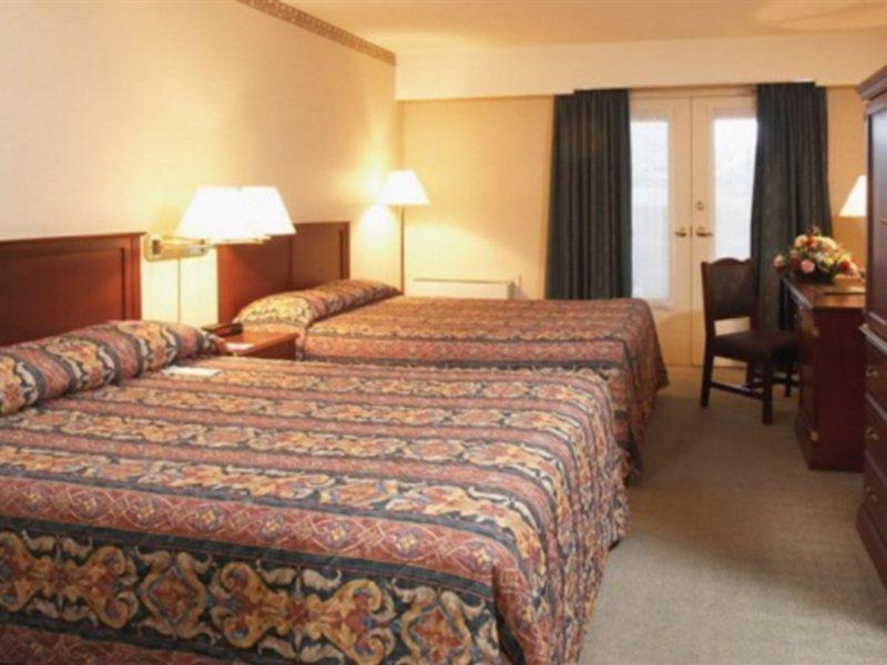 Travelodge By Wyndham Ottawa West Luaran gambar