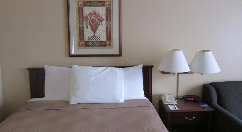 Travelodge By Wyndham Ottawa West Luaran gambar
